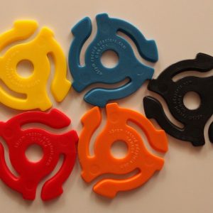 Adapter do singli 7". Made in Canada. Komplet 5 szt. różne kolory.