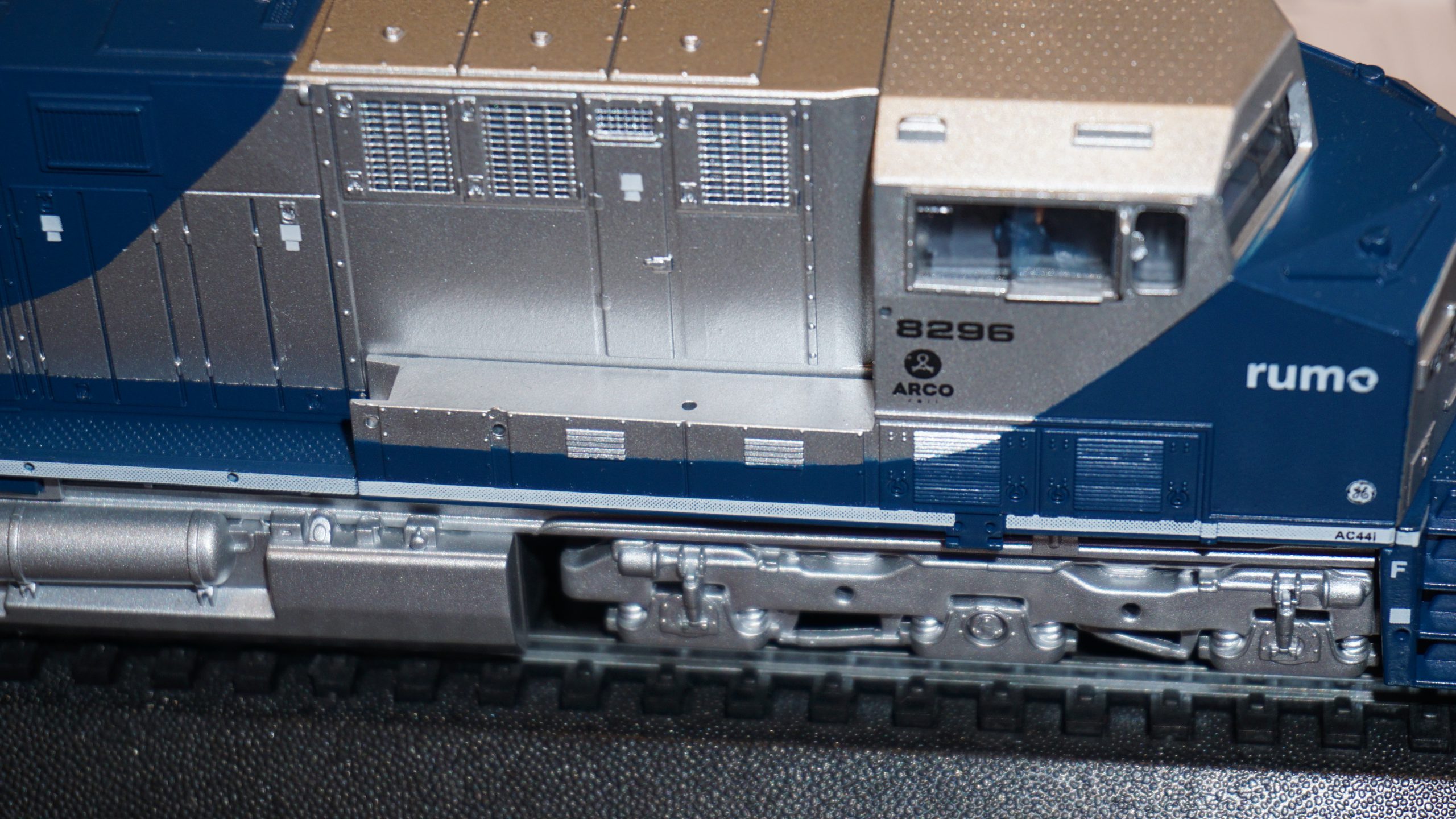 Lokomotywa Diesel AC44i RUMO Phase II 3073 HO 1:87 - obrazek 8