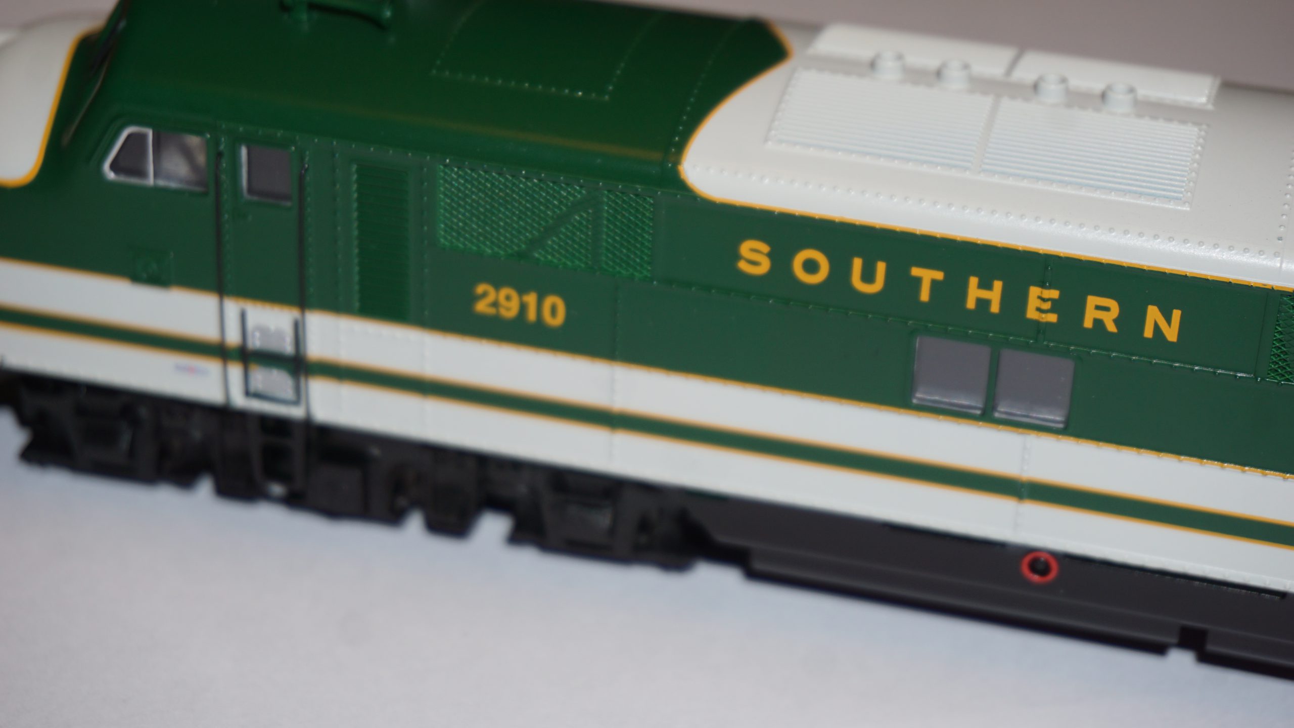 Lokomotywa Diesel E-7A SOUTHERN DCC & SOUND Bachmann HO 1:87 - obrazek 7