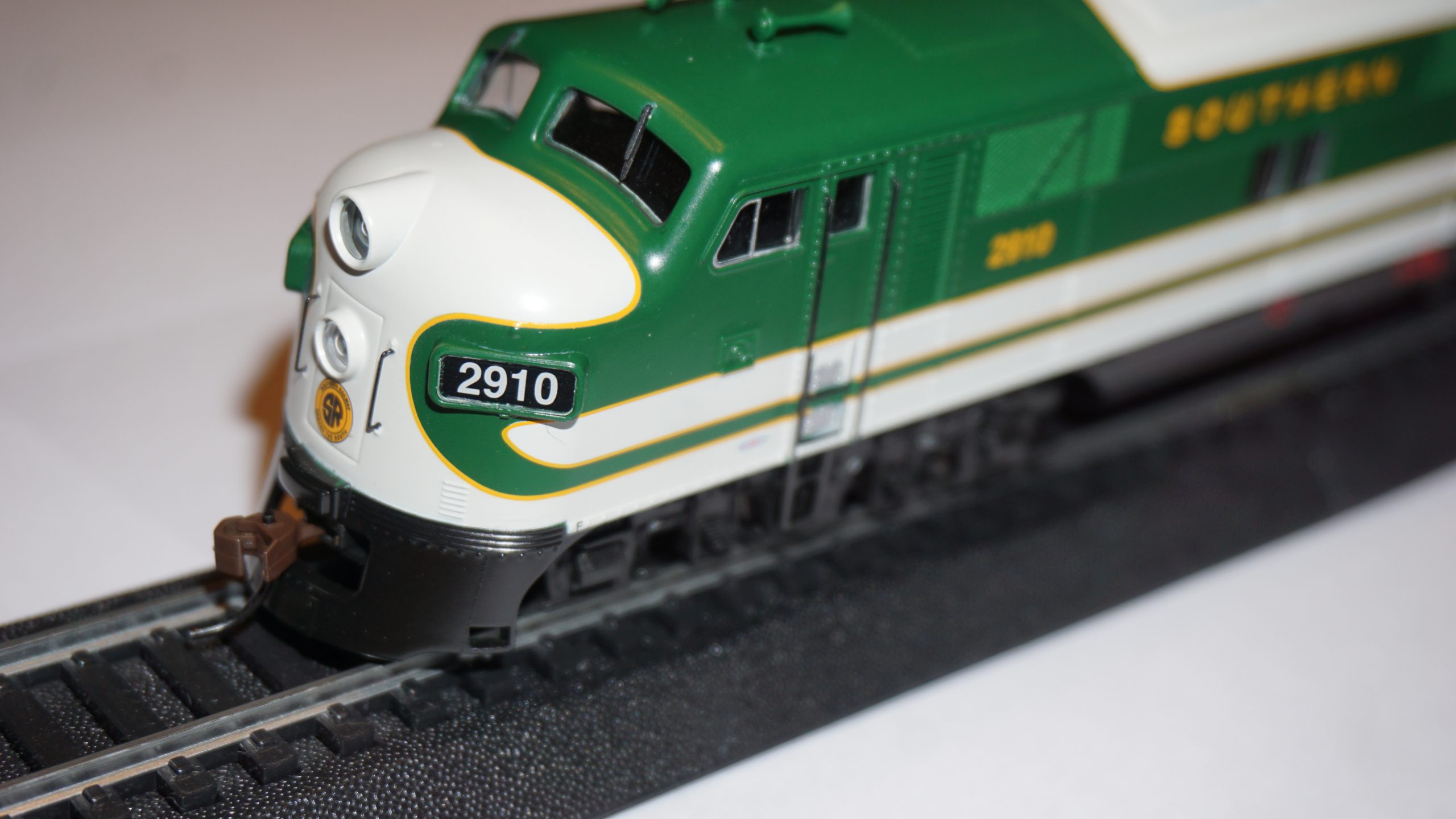 Lokomotywa Diesel E-7A SOUTHERN DCC & SOUND Bachmann HO 1:87 - obrazek 4